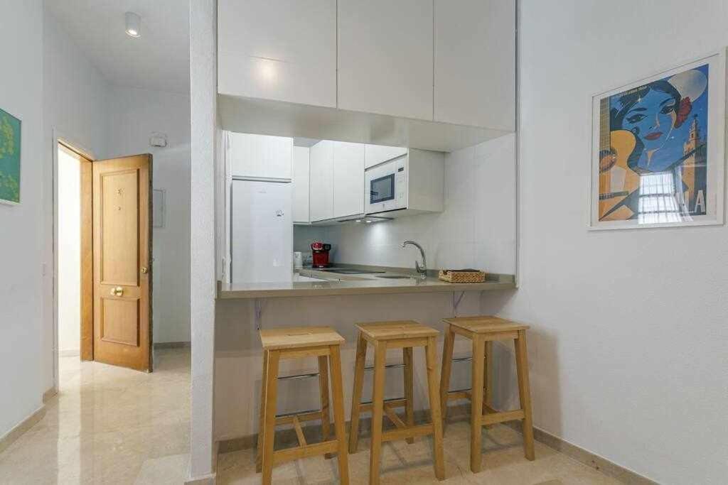 Aym Place Santa Cruz Parking incluido ALTO MAX 1,80M Sevilla Exterior foto