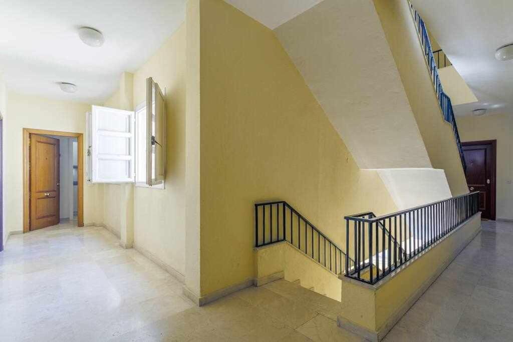 Aym Place Santa Cruz Parking incluido ALTO MAX 1,80M Sevilla Exterior foto