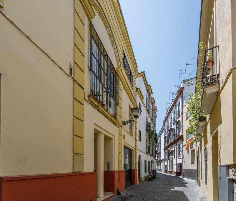 Aym Place Santa Cruz Parking incluido ALTO MAX 1,80M Sevilla Exterior foto